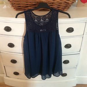 NWT Liz Lange Maternity Crochet Tank