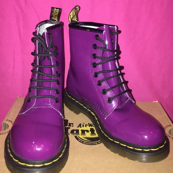 Dr. Martens in Purple Violet
