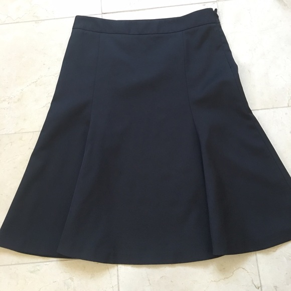 Theory skirt. Gorgeous!!!! Size 4. Black. - Picture 1 of 4