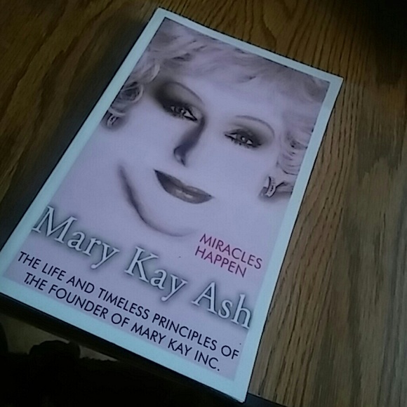 Mary Kay Ash "Miracles Happen" Book