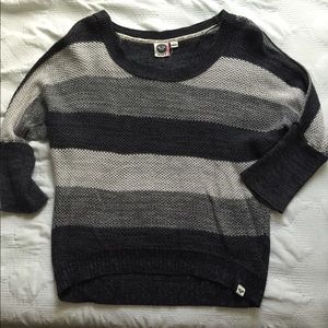 Quarter sleeve sweater