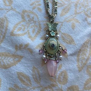 Avon vintage necklace