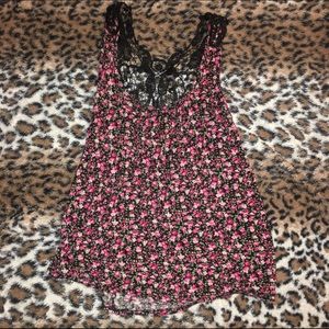 Windsor floral top🔹