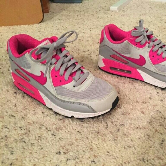 Nike gray and pink airmax