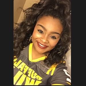 Meet your Posher, Desiree