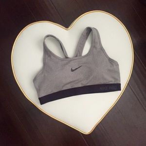 NIKE pro sports bra