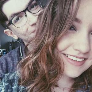 Meet your Posher, Max