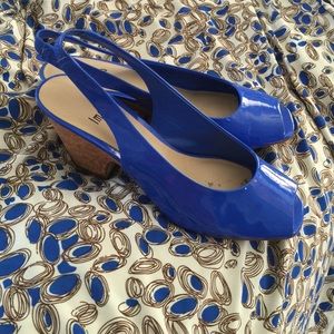 Pop of color!! Colbalt blue for spring time fun.