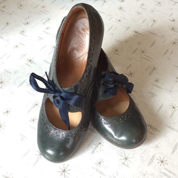 Maya Jada Teal Oxford inspired heels