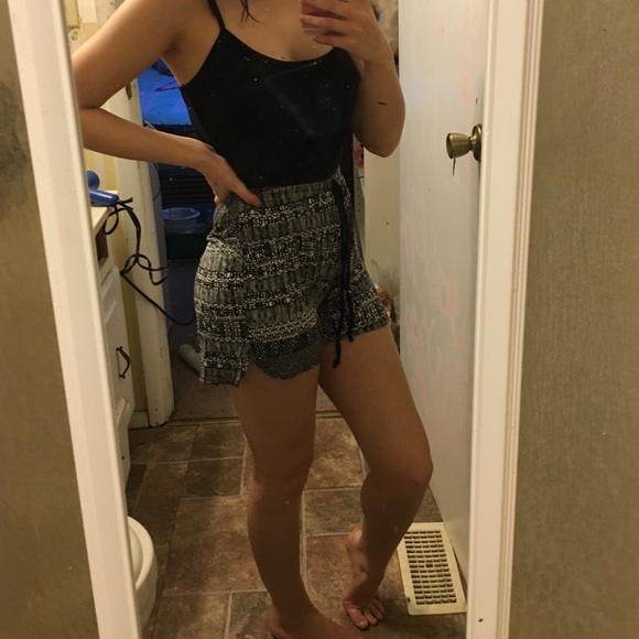 Romper - Picture 3 of 4