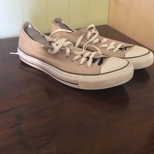 Low top converse all star.