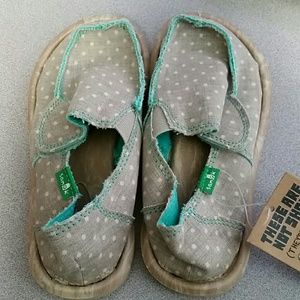 Sanuk kids shoe