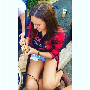 Meet your Posher, Becca