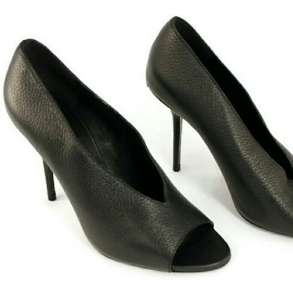SOLD! Burberry Haydons Leather Peep Toe Pumps - Picture 3 of 8