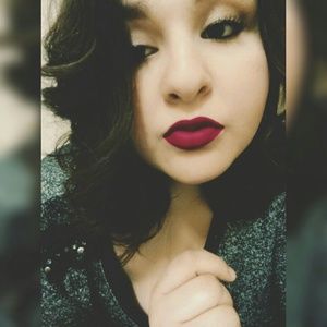 Meet your Posher, Leslie