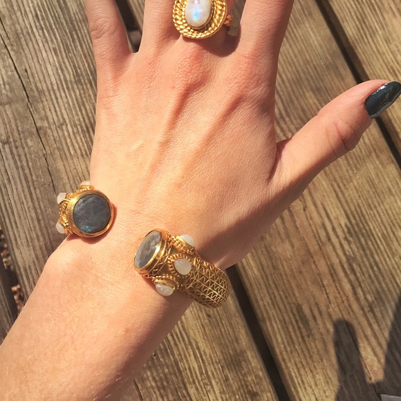 💥SOLD💥Julie Vos Hinged Baroque Labradorite Cuff - Picture 3 of 4