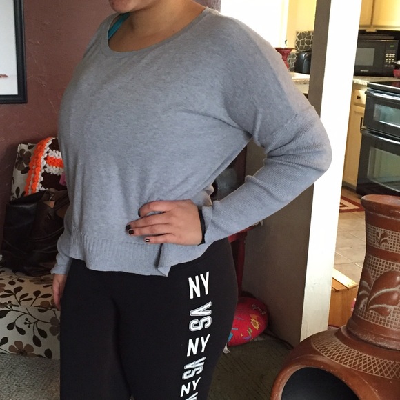 🌹Victoria Secret lightweight sweater🌹
