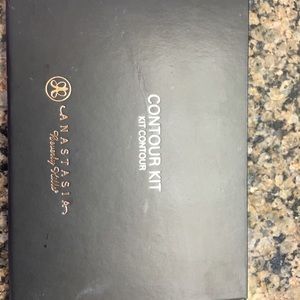 Anastasia Beverly Hills contour kit