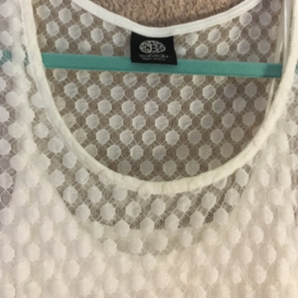 White polka dot blouse - Picture 3 of 3