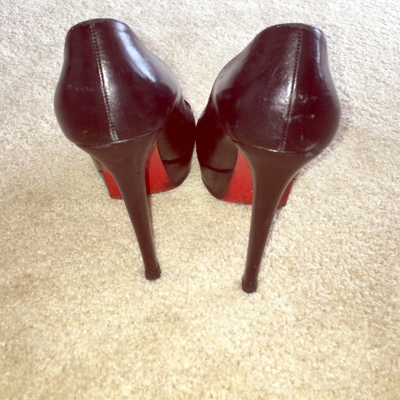 Louboutin pumps size 7 or 37