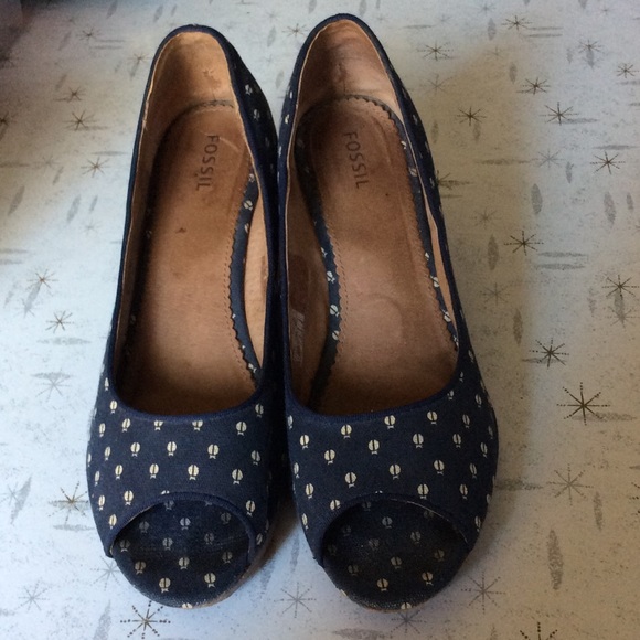 Fossil Sally Peep Toe wedge pump