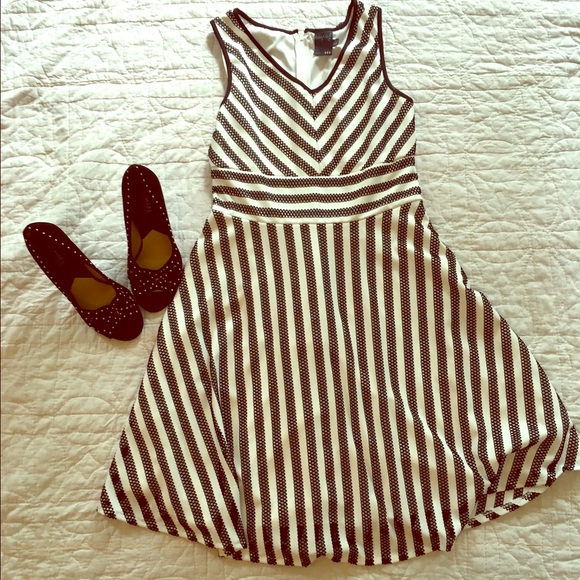 Gabby Skye Dresses & Skirts - Super cute A-line dress