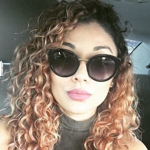 Meet your Posher, Priscilla