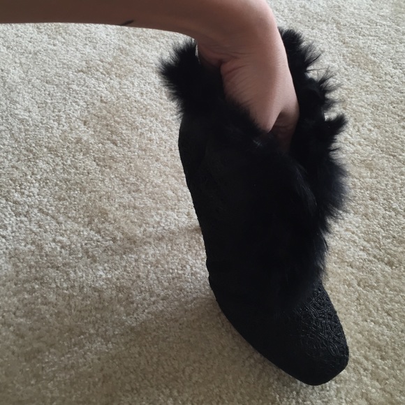 100% auth Christian Dior booties w real rabbit fur - Picture 2 of 4