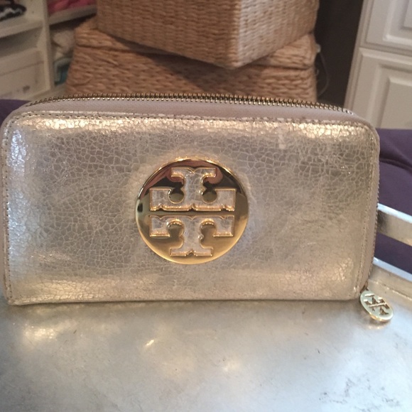 Tory Burch wallet