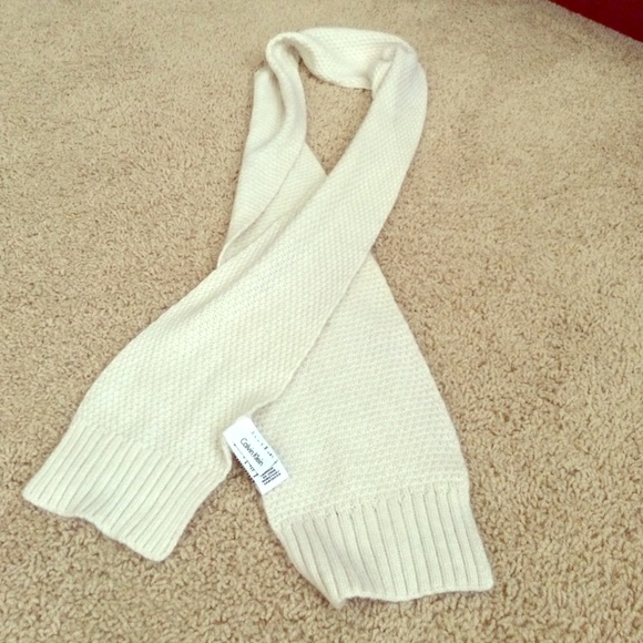 Calvin Klein knit scarf