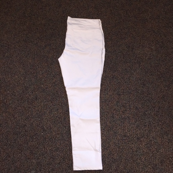 White jeans perfect for the new season