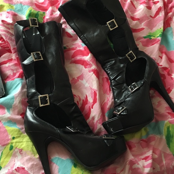 Sexy black boots