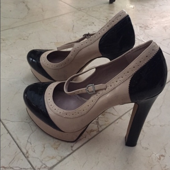 Black & Beige Patent leather Vince Camuto Pumps