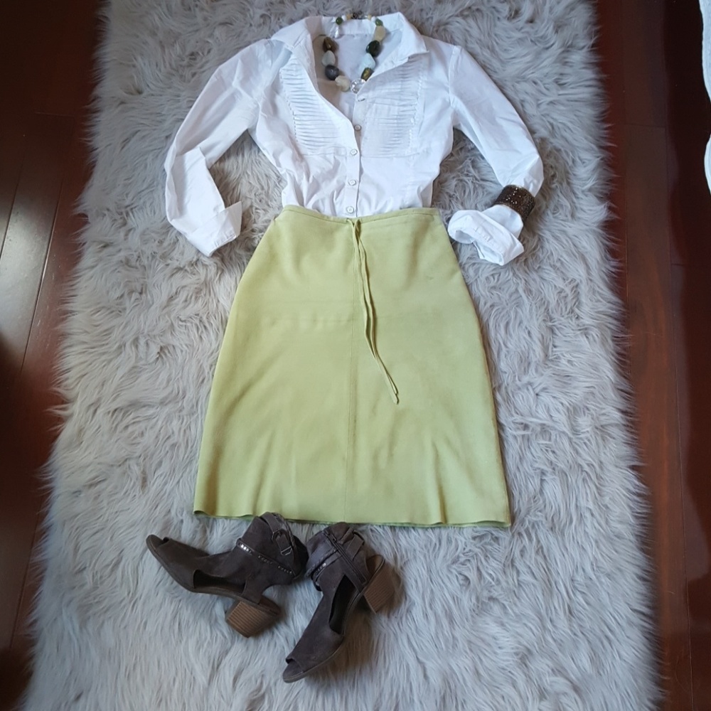 Gap suede skirt