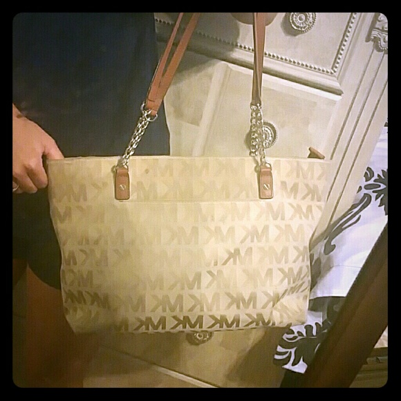 MK PURSE