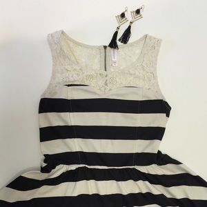 HUGE SALE🎉🎉 CLOSEOUT Striped lace dress