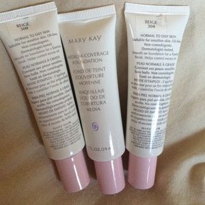 Mary Kay medium coverage liquid foundation beige