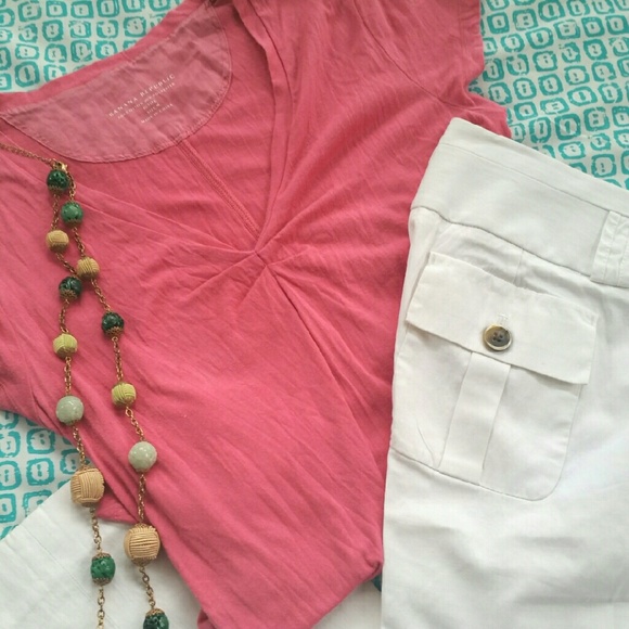 🚫SOLD IN BUNDLE🛇  Banana Republic tshirt