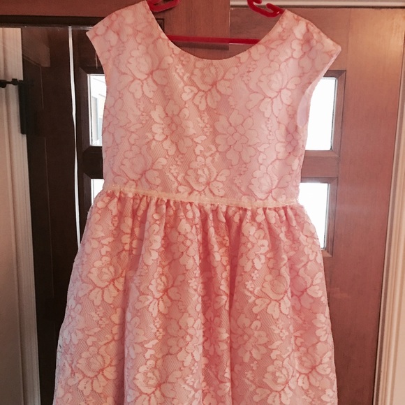 Girls pink dress.