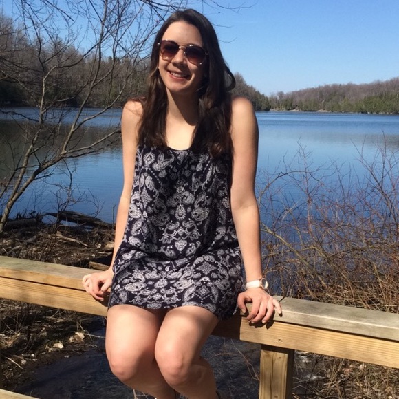 Meet your Posher, Felicia - Picture 2 of 8