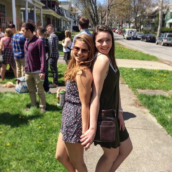 Meet your Posher, Felicia - Picture 3 of 8