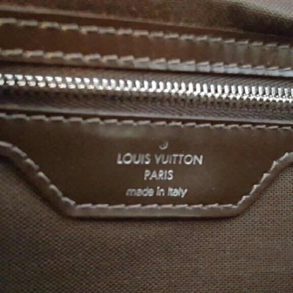Men's Louis Vuitton messenger bag - Picture 3 of 4