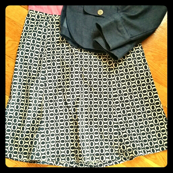🚫SOLD IN BUNDLE🛇Gap black and tan skirt