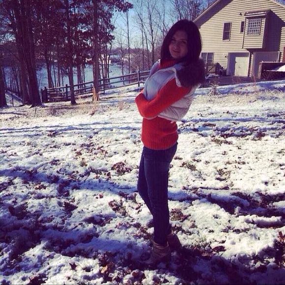 Meet your Posher, Karina - Picture 1 of 1