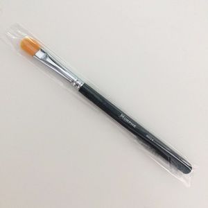 oval camouflage brush