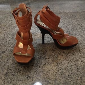 Beautiful Camel Color Heels size 7