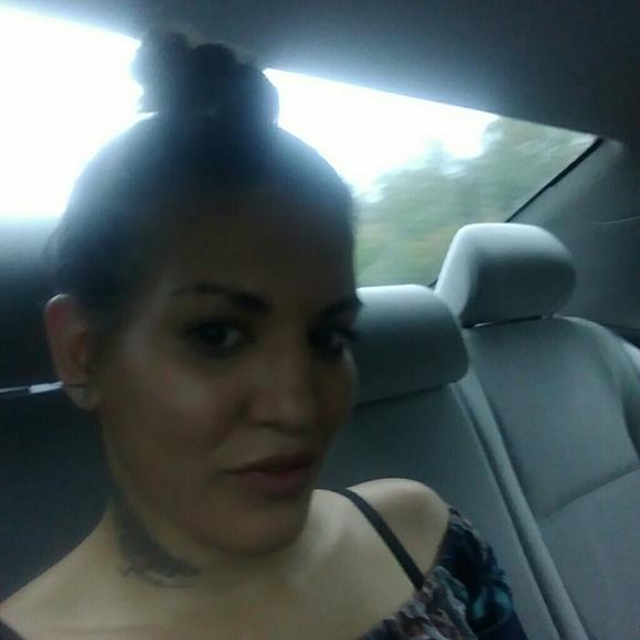 Meet your Posher, Monique - Picture 2 of 2