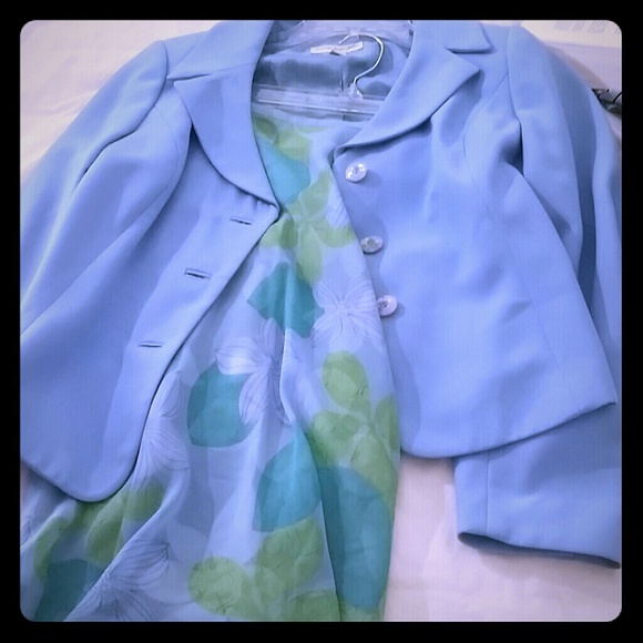 Suit and skirt Amanda smith