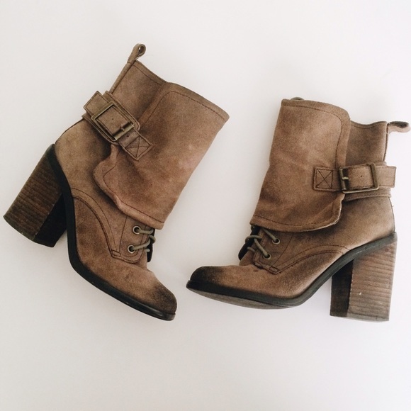 Fergie Tan Distressed Boots