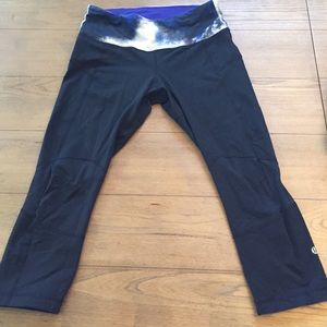 Lululemon Milky Way Capri Bright At Night crops